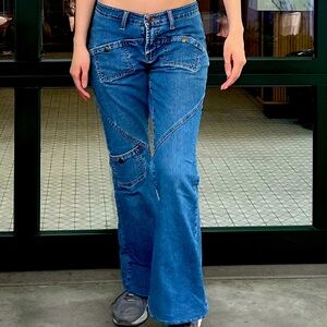 Flare Jean dark wash with multi pockets